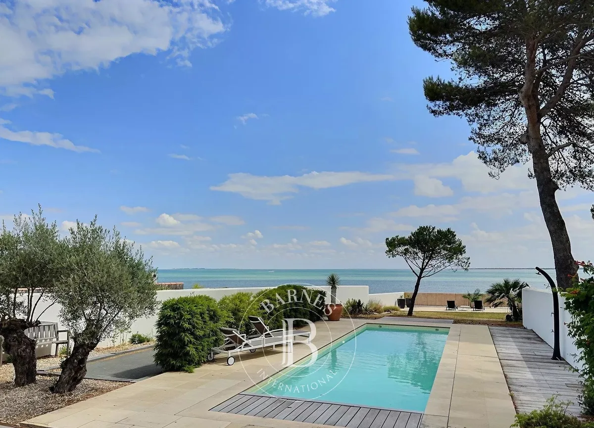 Maison à vendre à La Flotte · réf. 83275227 · vue 1