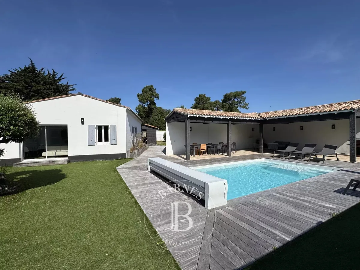 Maison à vendre à Rivedoux-Plage · réf. 86083868 · vue 1
