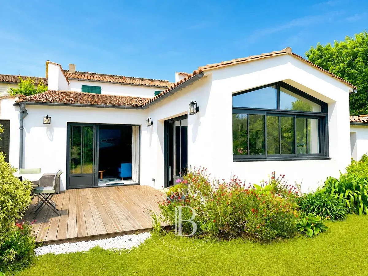 Maison à vendre à Saint-Martin-de-Ré · réf. 87049453 · vue 1