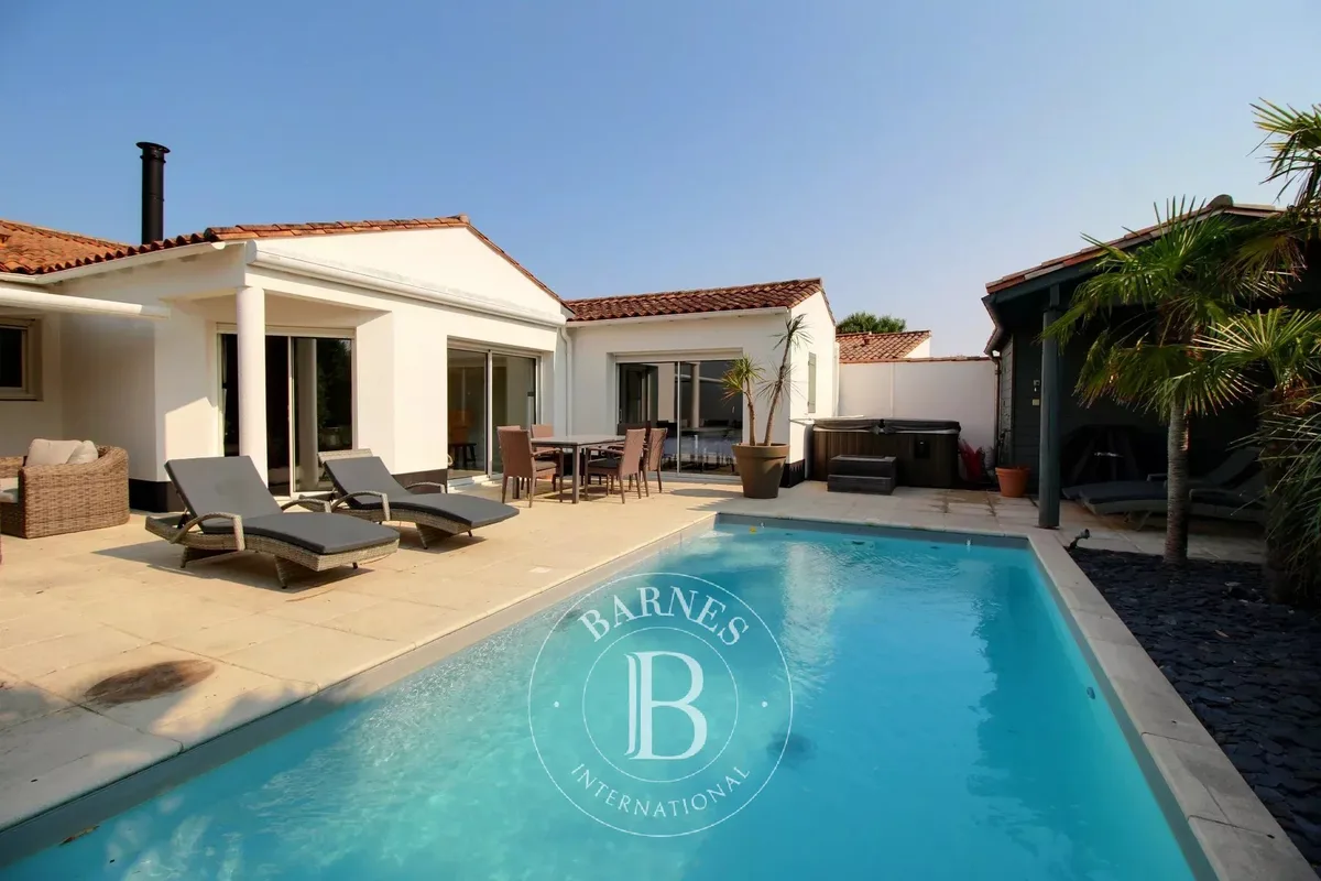 Maison à vendre à La Flotte · réf. 87254977 · vue 1