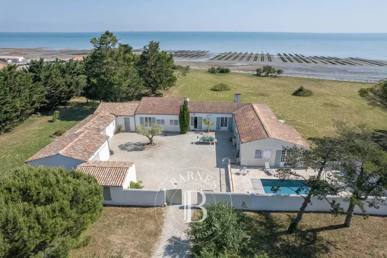 Maison, location de vacances à La Flotte · réf. 85604030