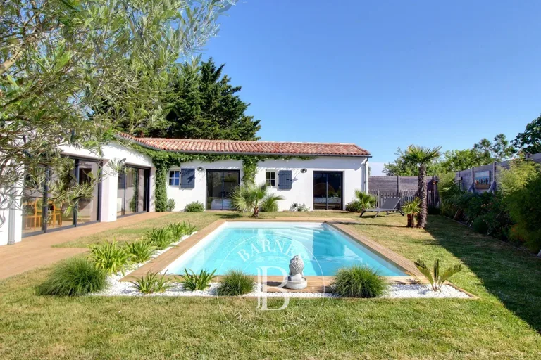 Maison à vendre à La Flotte · réf. 86962596